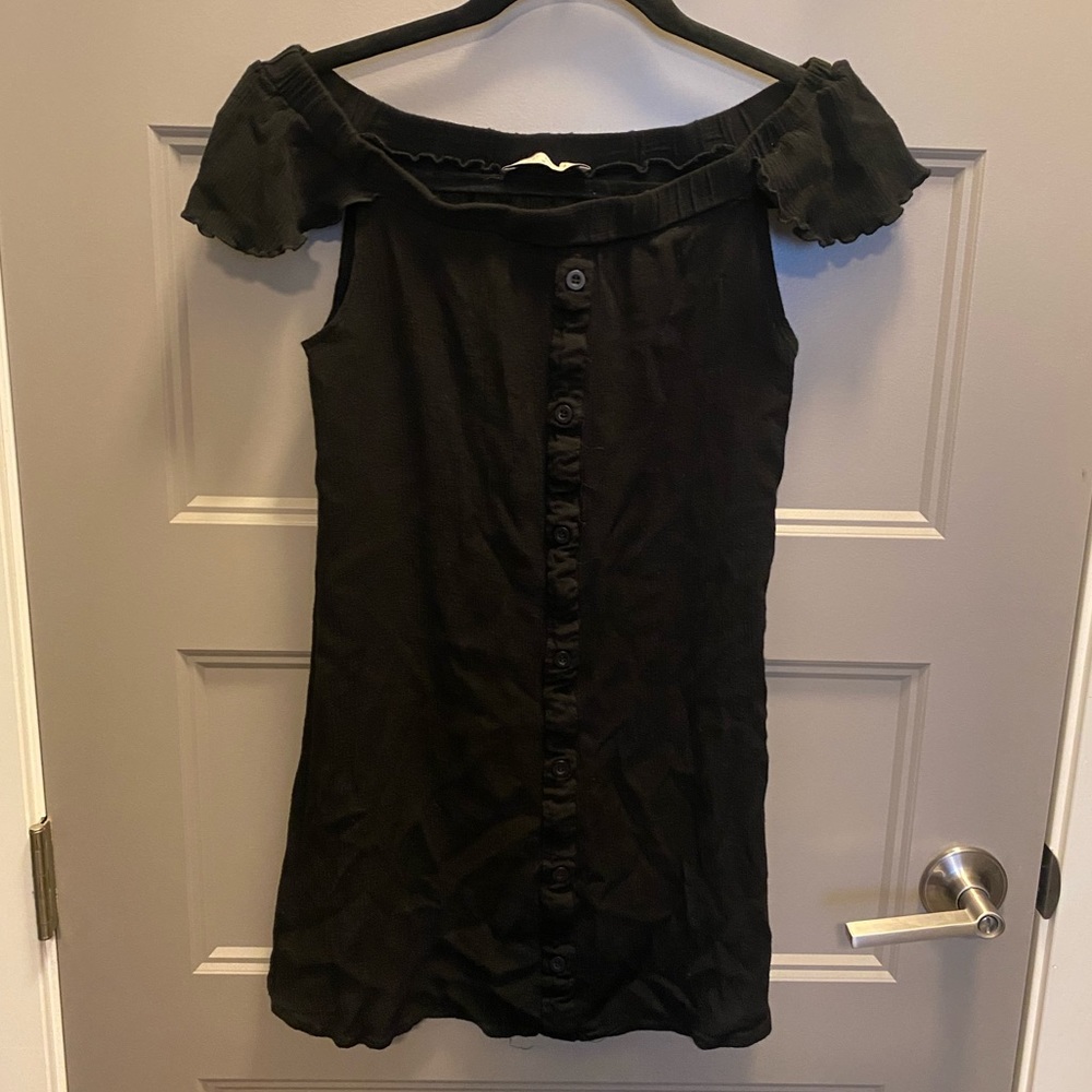 Black shirt